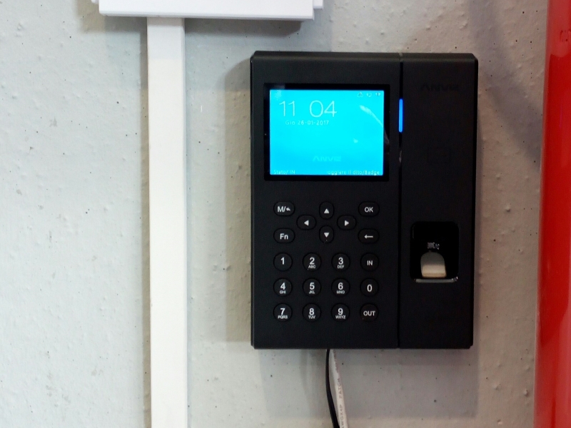 Time and Attendance System, Fingerprint, Badge and PIN, C2Pro Rfid/FP Wi-fi PoE Linux